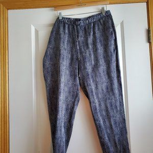 Eileen Fisher Navy and White Pants